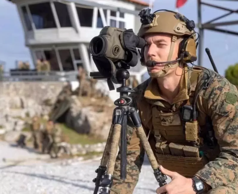 Casque militaire complet | Kit de casque balistique par – Blender Tactical Casque militaire complet | Kit de casque balistique par – Blender Tactical